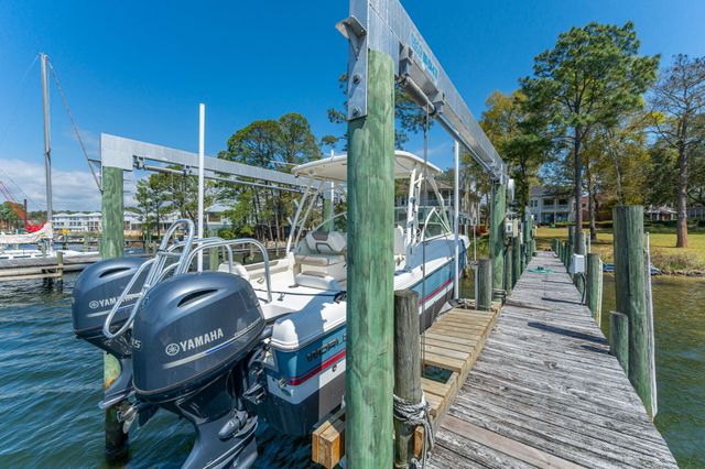 305 Boggy Bayou Court, Niceville, FL 32578