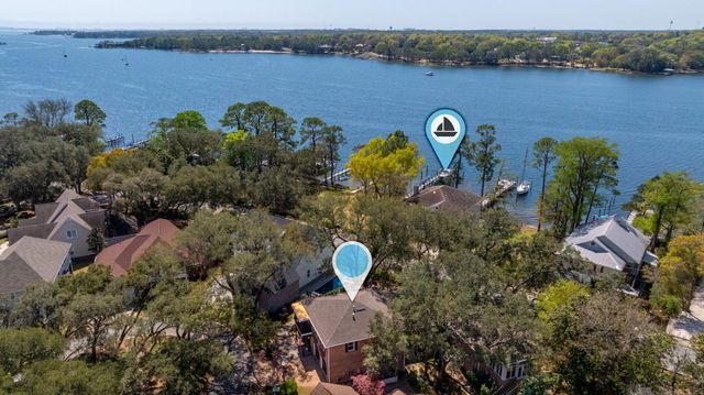 305 Boggy Bayou Court, Niceville, FL 32578