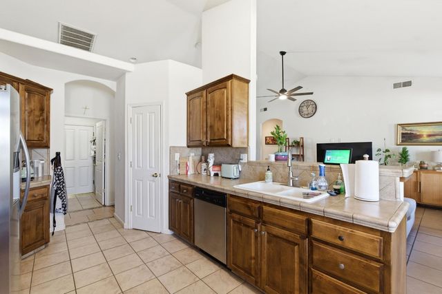 5659 N Brent Avenue, Fresno, CA 93723