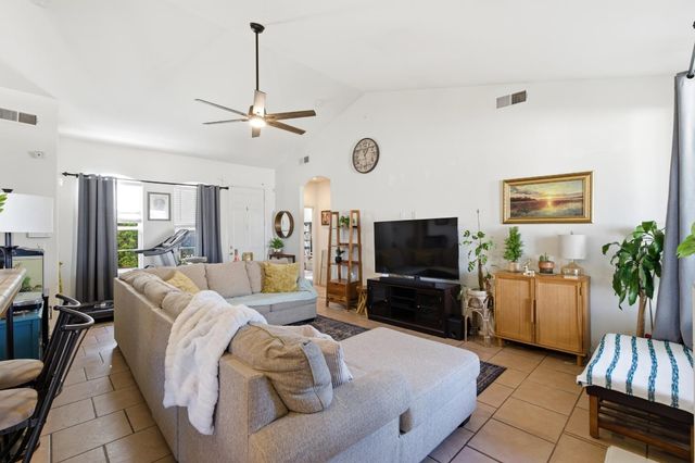 5659 N Brent Avenue, Fresno, CA 93723