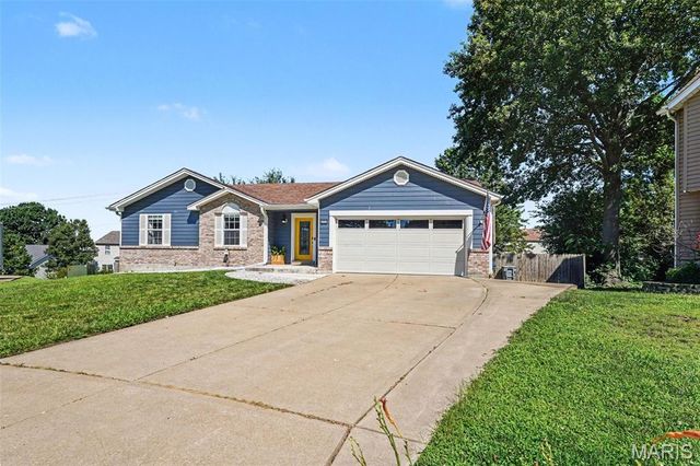 6523 Star Buck Drive, O'fallon, MO 63368