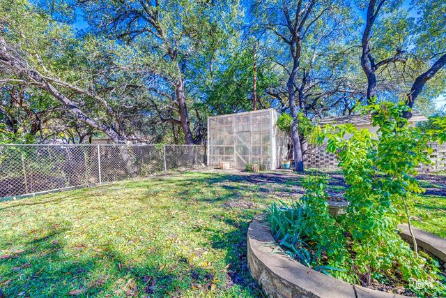 525 E 2nd Street, Sonora, TX 76950