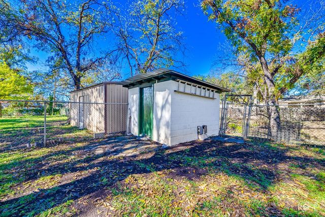 525 E 2nd Street, Sonora, TX 76950