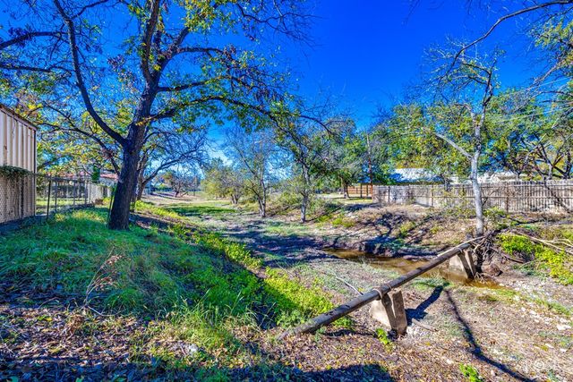 525 E 2nd Street, Sonora, TX 76950