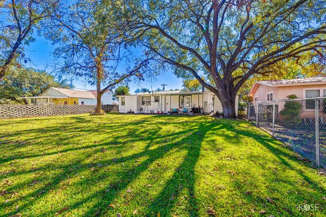 525 E 2nd Street, Sonora, TX 76950