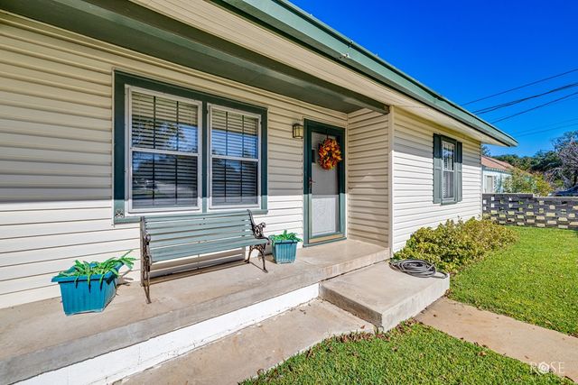 525 E 2nd Street, Sonora, TX 76950