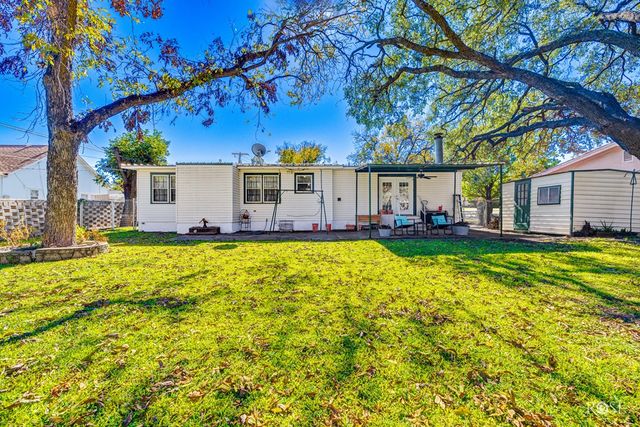 525 E 2nd Street, Sonora, TX 76950