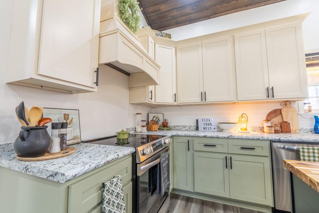 2009 East Williamsburg Street, Whitley City, KY 42653