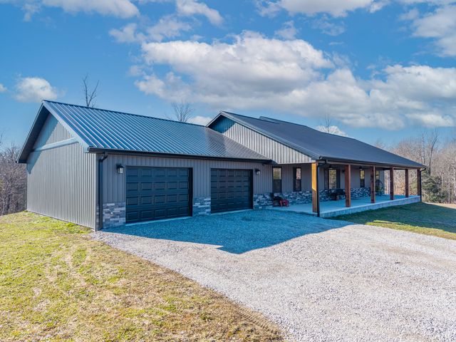 2009 East Williamsburg Street, Whitley City, KY 42653