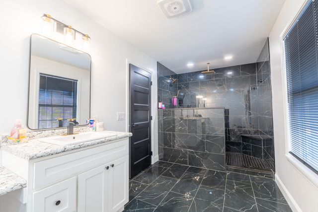 2009 East Williamsburg Street, Whitley City, KY 42653