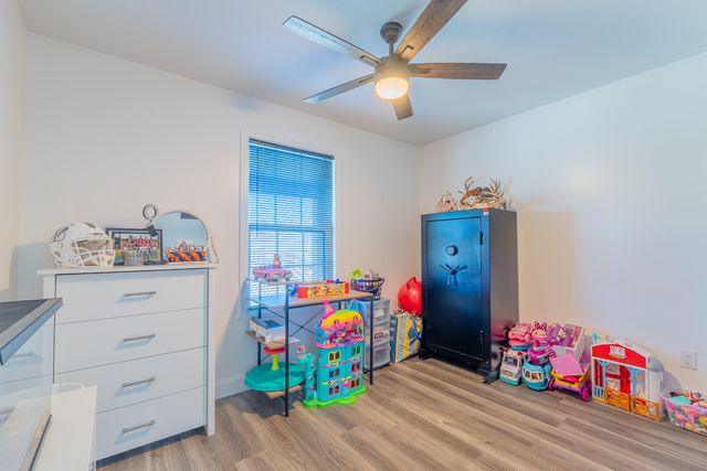 2009 East Williamsburg Street, Whitley City, KY 42653