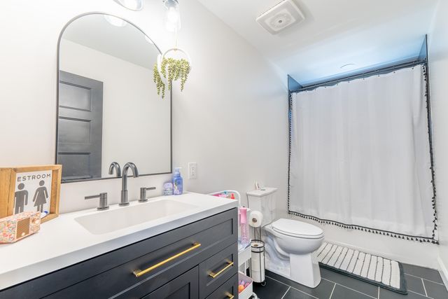 2009 East Williamsburg Street, Whitley City, KY 42653