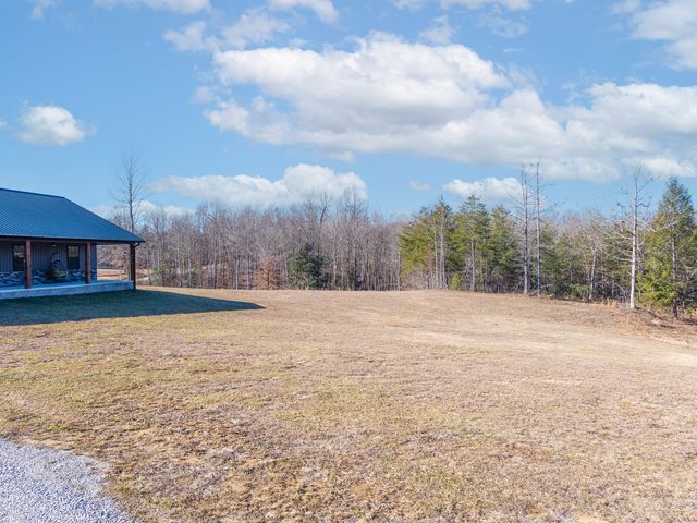 2009 East Williamsburg Street, Whitley City, KY 42653