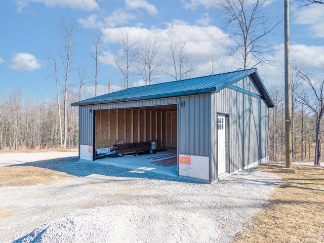 2009 East Williamsburg Street, Whitley City, KY 42653