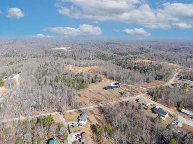 2009 East Williamsburg Street, Whitley City, KY 42653