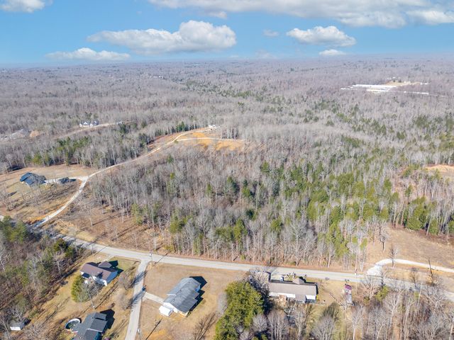 2009 East Williamsburg Street, Whitley City, KY 42653