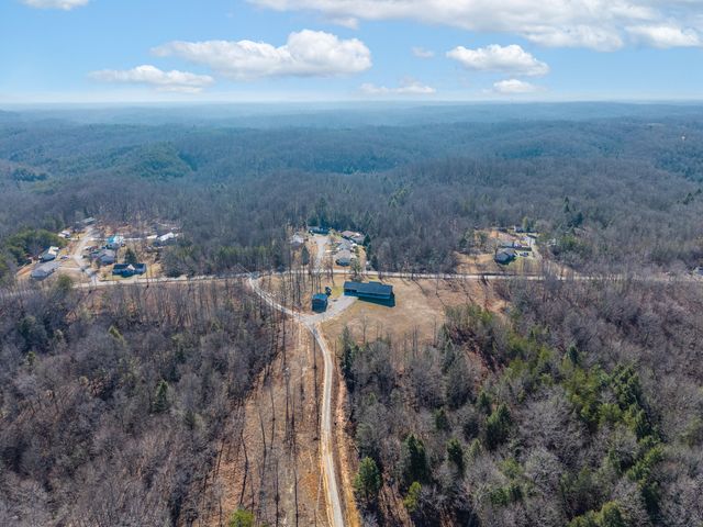 2009 East Williamsburg Street, Whitley City, KY 42653