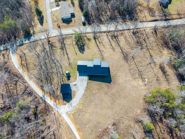 2009 East Williamsburg Street, Whitley City, KY 42653