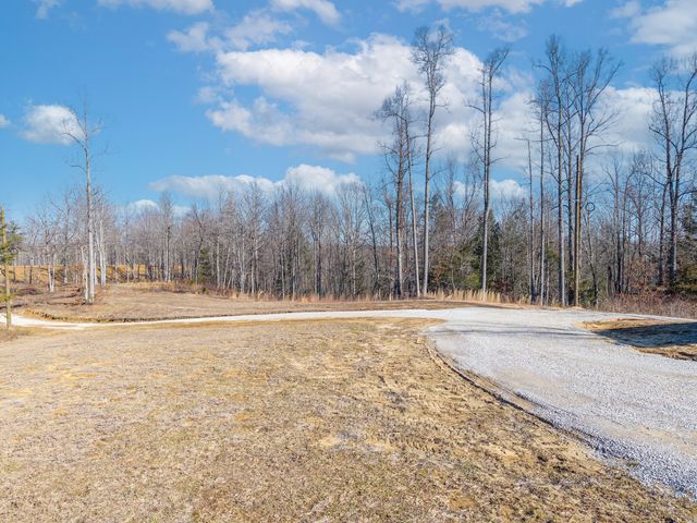 2009 East Williamsburg Street, Whitley City, KY 42653