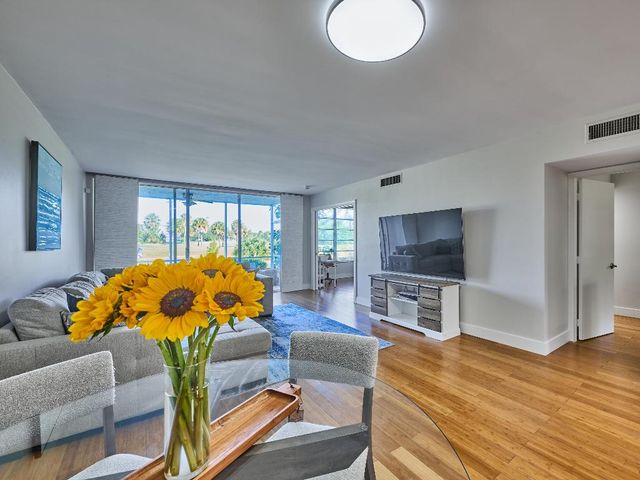 3001 S Palm Aire Drive 107, Pompano Beach, FL 33069