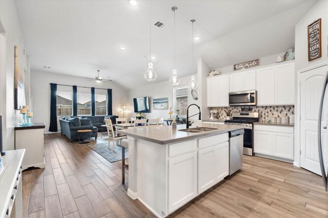 7627 Euros Lane, Baytown, TX 77523