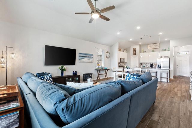 7627 Euros Lane, Baytown, TX 77523