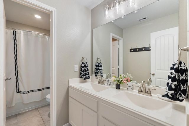 7627 Euros Lane, Baytown, TX 77523