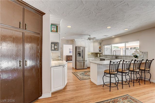 3753 Meadowcrest Drive, Las Vegas, NV 89121