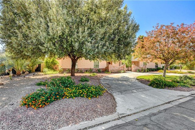 3753 Meadowcrest Drive, Las Vegas, NV 89121