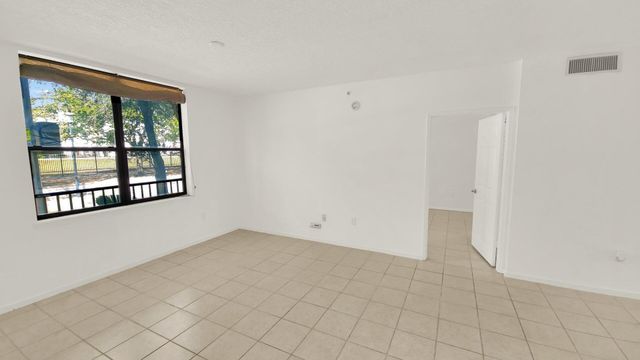 580 S Sapodilla Avenue 102, West Palm Beach, FL 33401