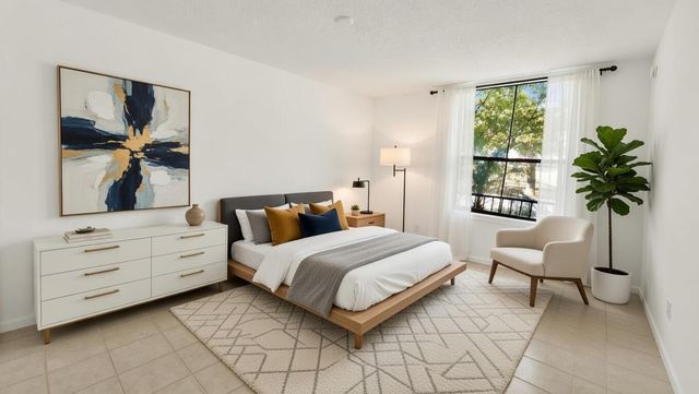 580 S Sapodilla Avenue 102, West Palm Beach, FL 33401