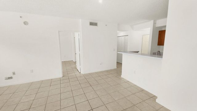 580 S Sapodilla Avenue 102, West Palm Beach, FL 33401