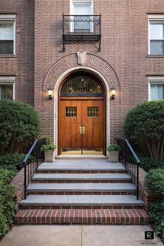 3733 84th St Apt 42, New York City, NY 11372
