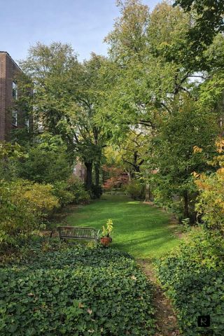 3733 84th St Apt 42, New York City, NY 11372