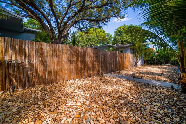 55 NE 59th St 7, Miami, FL 33137