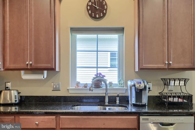 1624 PARVIN RD, Lancaster, PA 17601