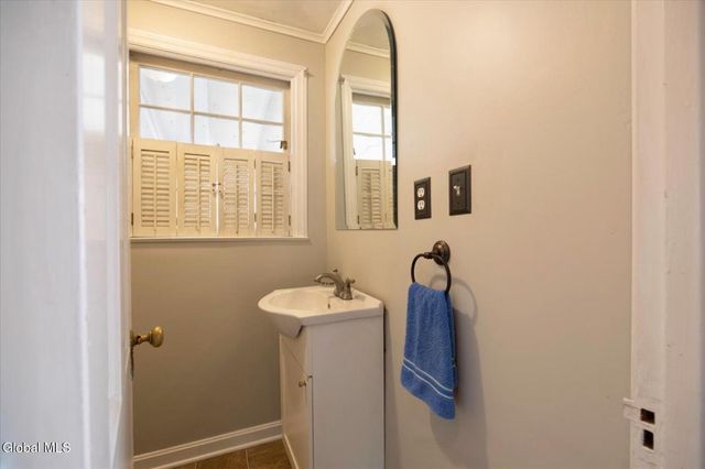 1423 Belmont Avenue, Schenectady, NY 12308