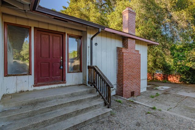 31 S Pioneer Cir, Jackson, CA 95642