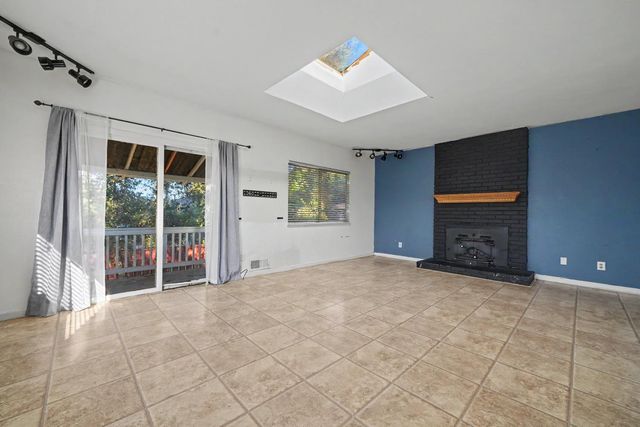 31 S Pioneer Cir, Jackson, CA 95642