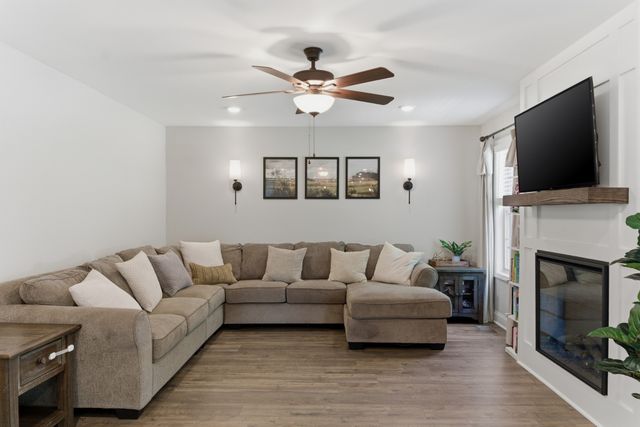 767 Banister Dr, Clarksville, TN 37042