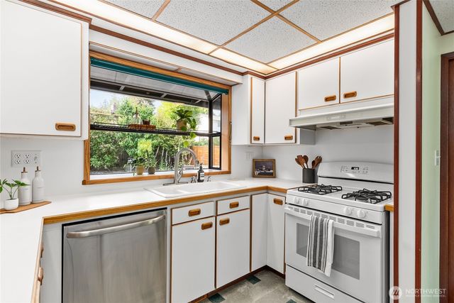 4215 189th Place SW, Lynnwood, WA 98036