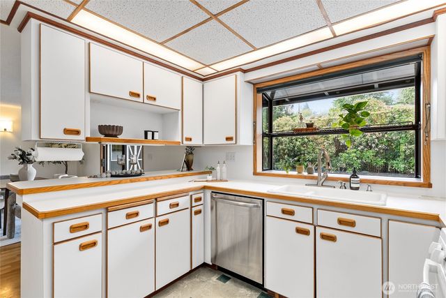 4215 189th Place SW, Lynnwood, WA 98036