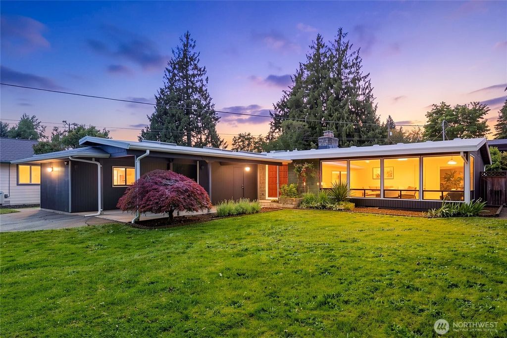 4215 189th Place SW, Lynnwood, WA 98036