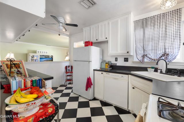 5127 W Avenue L12, Quartz Hill, CA 93536