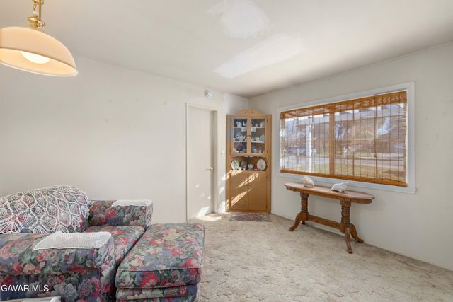 5127 W Avenue L12, Quartz Hill, CA 93536