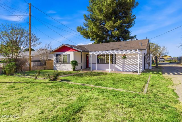 5127 W Avenue L12, Quartz Hill, CA 93536