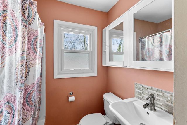 1433 N 23rd STREET, Manitowoc, WI 54220