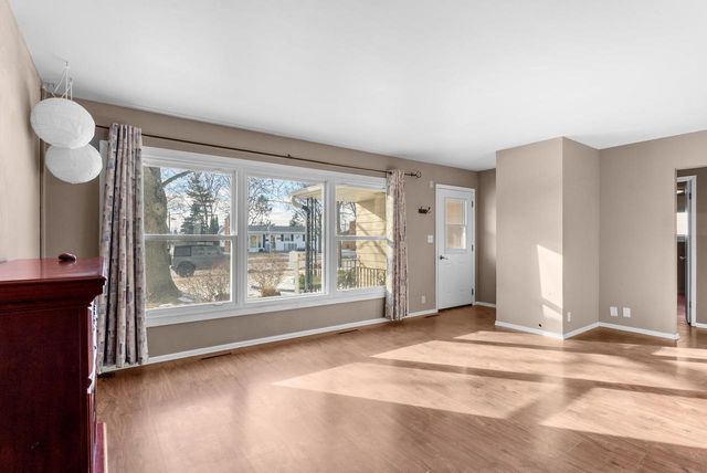 1433 N 23rd STREET, Manitowoc, WI 54220