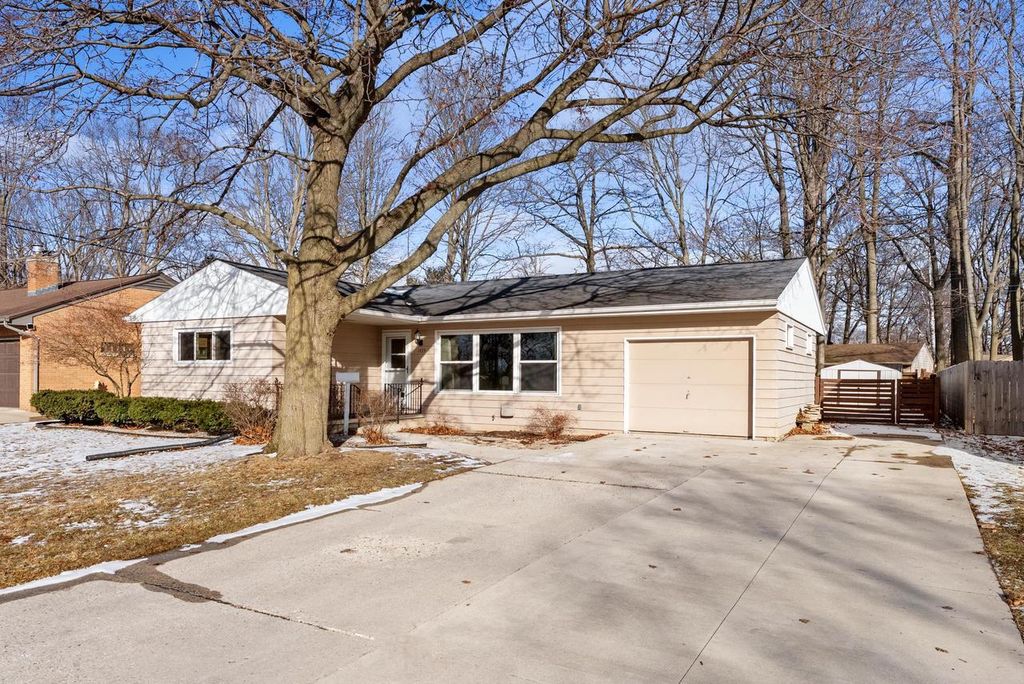 1433 N 23rd STREET, Manitowoc, WI 54220