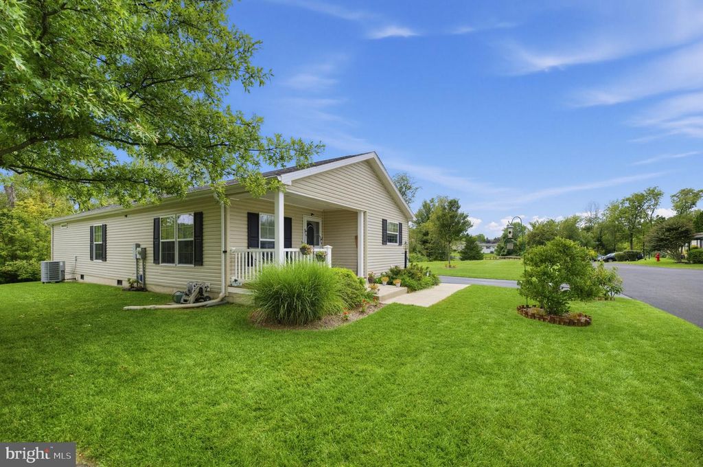 541 SPRINGHOUSE, NORTH WALES, PA 19454 — exterior